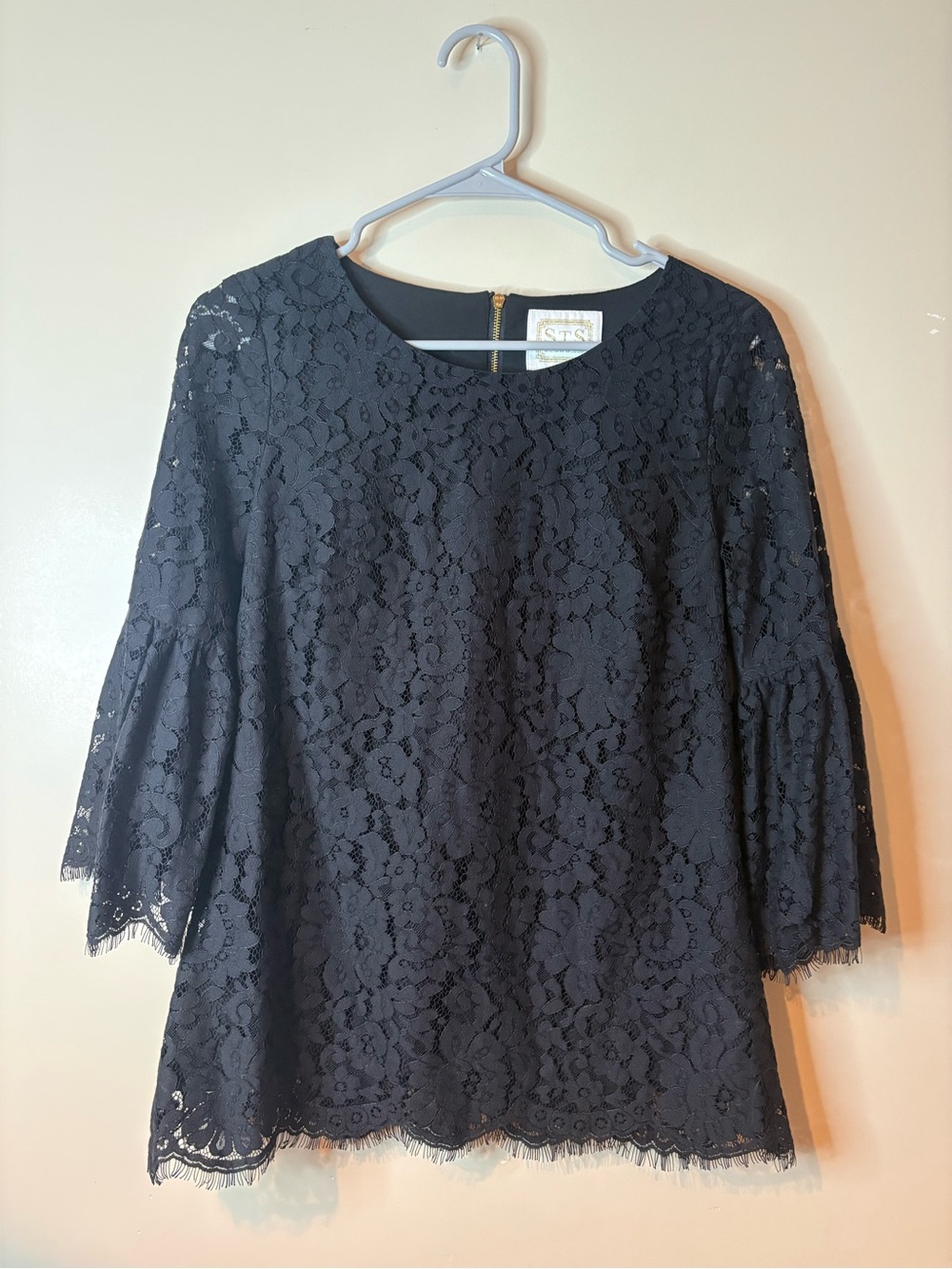 Sail to Sable Black Lace Bell Sleeve Blouse EUC